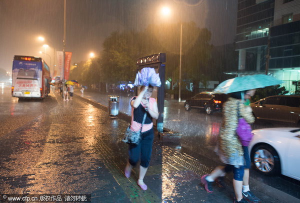 Torrential rain cools Beijing