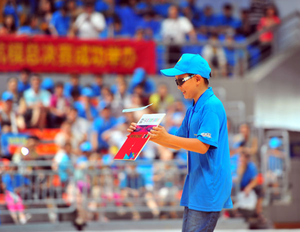 Model airplane finals take off in S China