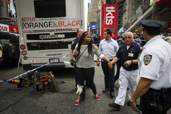 14 hurt in NYC Times Square bus crash