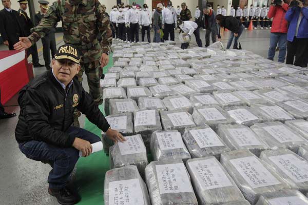 Peru police display record 7.7-ton cocaine haul