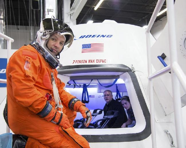 Boeing, SpaceX to build 'space taxis'