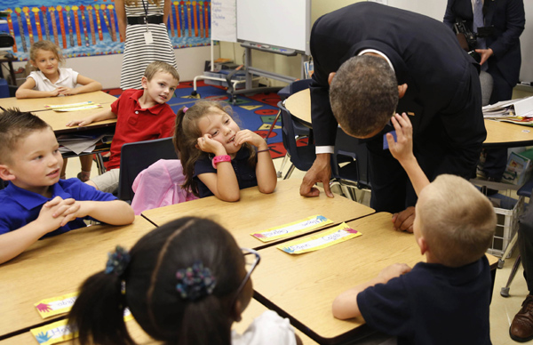 Obama visits elementary school