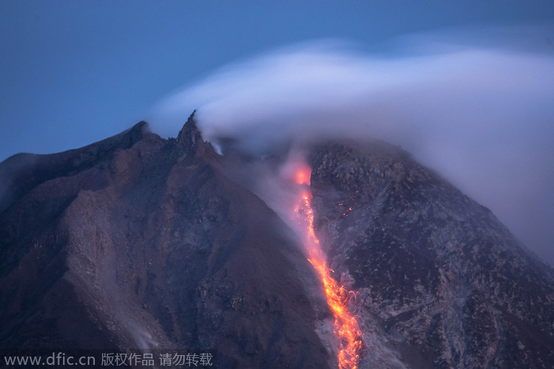 Mt Sinabung erupts again in Indonesia