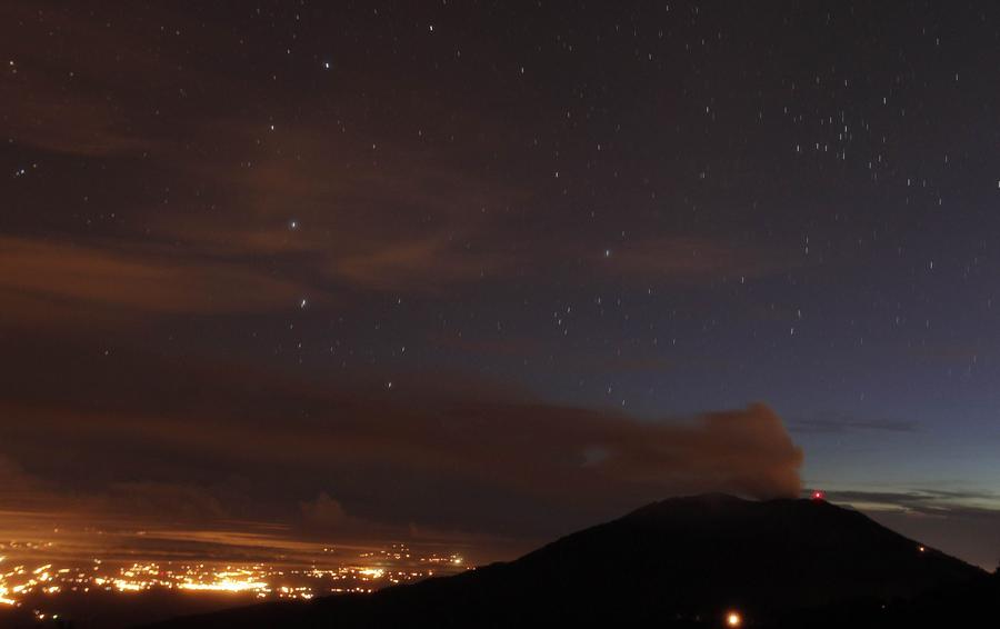 Costa Rica's Turrialba volcano erupts