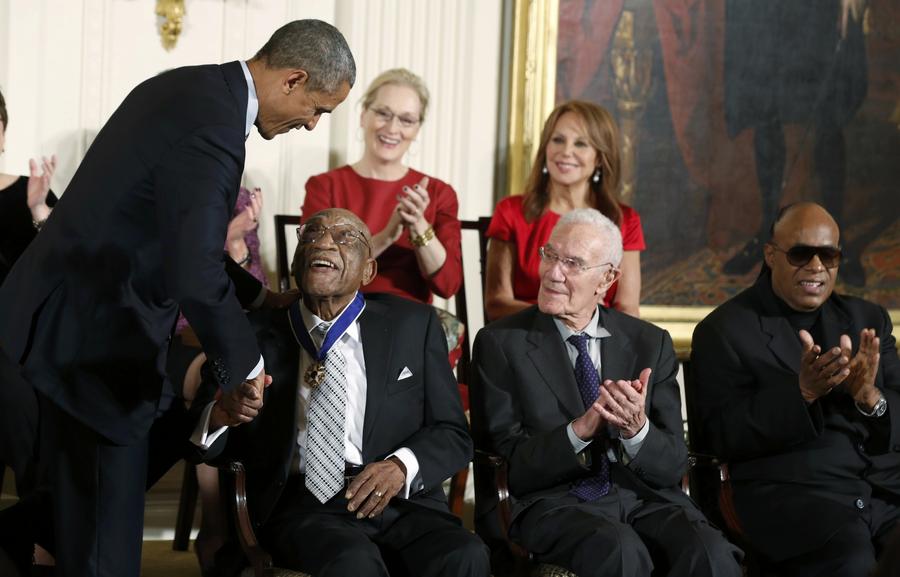Obama awards Medal of Freedom to 18