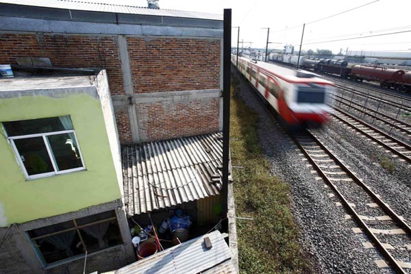 Mexico reveals fresh bid terms for high-speed train