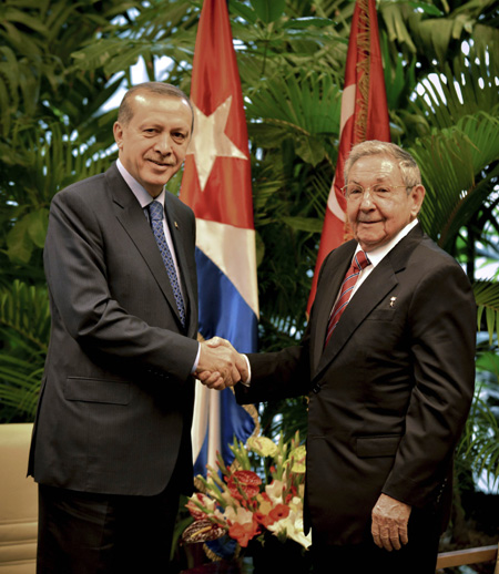 Cuban leader meets with Turkish president on ties