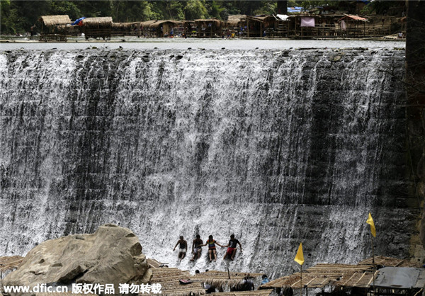 Filipinos flock to Wawa Dam on World Water Day