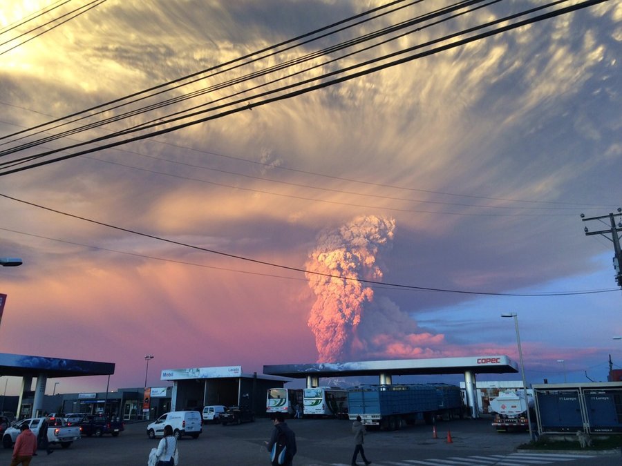 Flights cancelled as ash cloud pours from Chile volcano