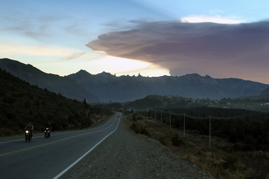 Flights cancelled as ash cloud pours from Chile volcano