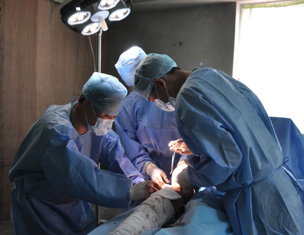 Chinese medical teams provide surgeries in Nepal