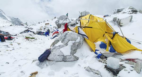 Qomolangma not officially closed to climbers, Nepal says