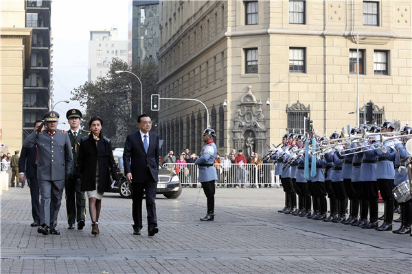 Premier Li Keqiang welcomed by Chilean president