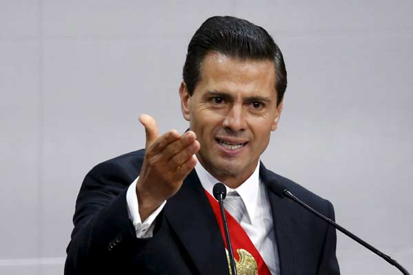 Mexico's president pledges no impunity in case of 43 missing students