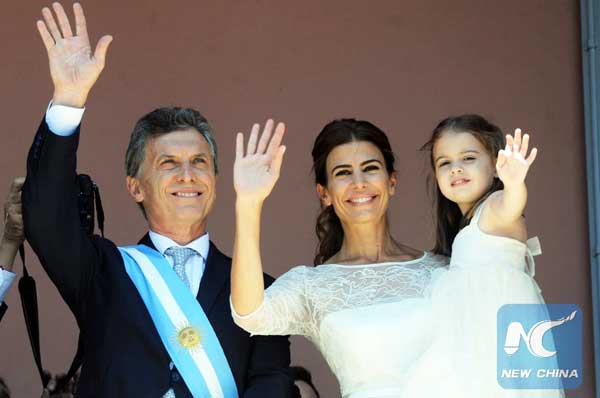 Macri sworn in as Argentina's new president, calls for unity, dialogue