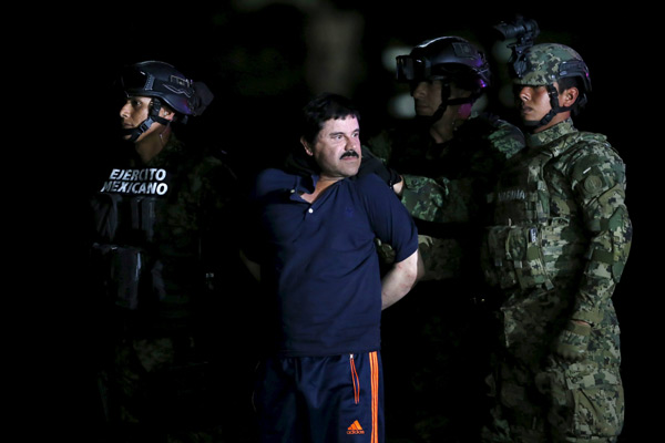 Drug lord Guzman faces extradition to US after lapses lead to capture