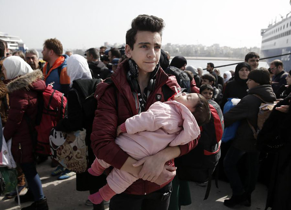 EU to propose emergency humanitarian aid to Greece