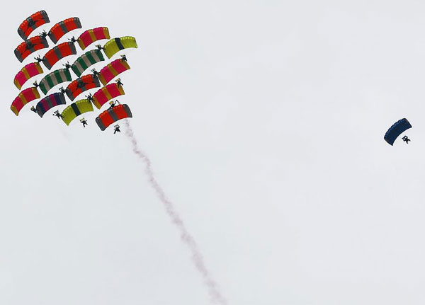 Egyptian International Parachuting Championship kicks off