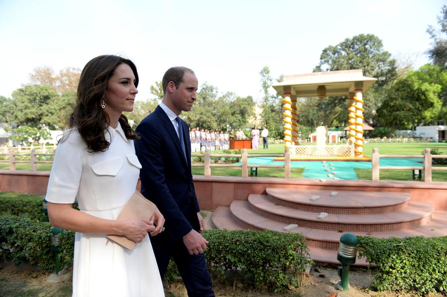 Prince William, wife pay respects to Gandhi in India