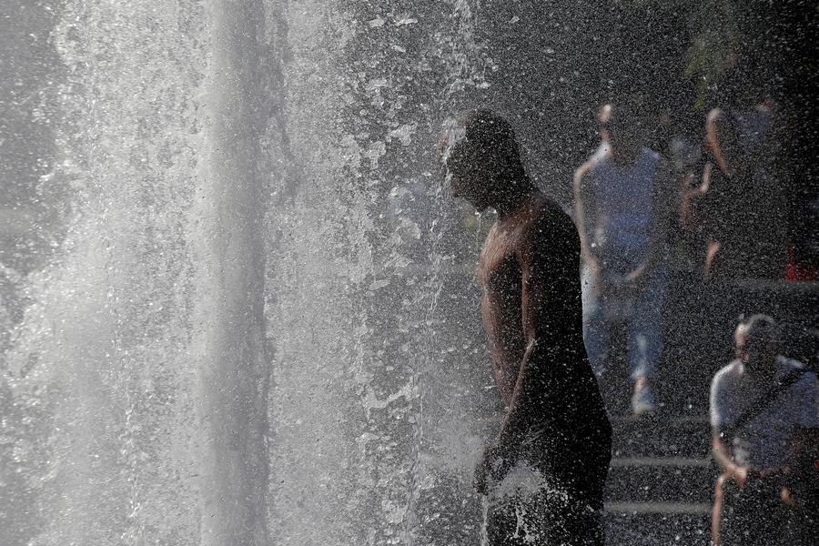To cool you off: The fountain in Washington Square Park