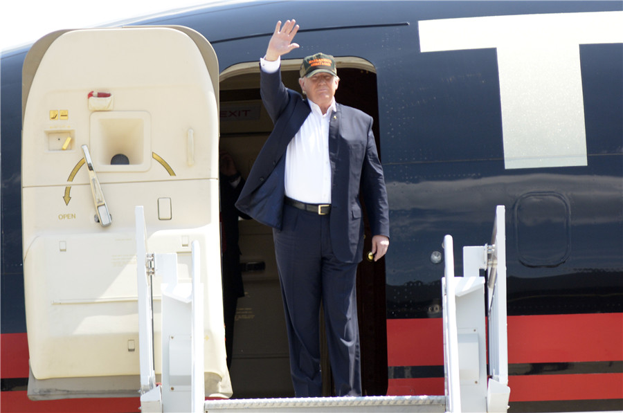 Trump steps up campaign with his Boeing 757