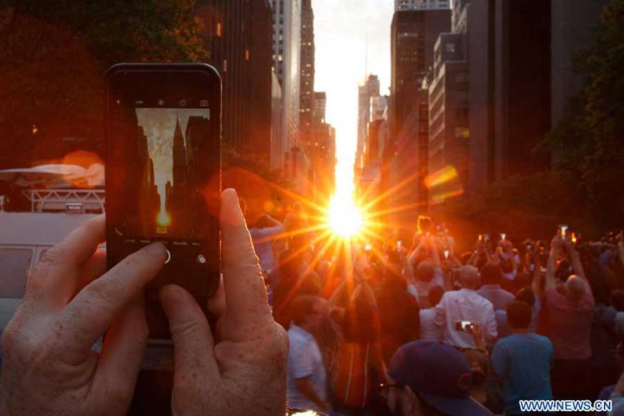 Manhattanhenge seen in New York