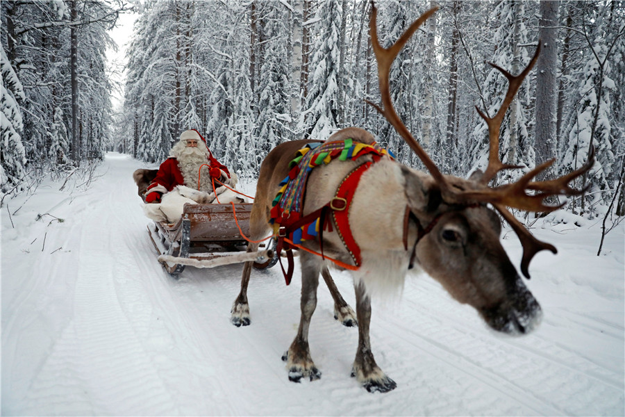 In Lapland home, Santa prepares for Christmas