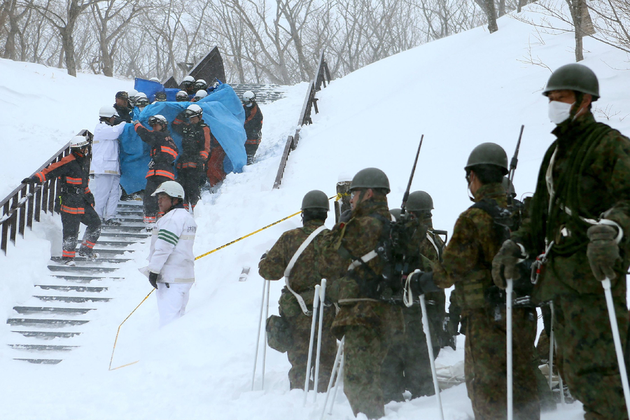 8 killed after avalanche hits E. Japan, 40 others injured