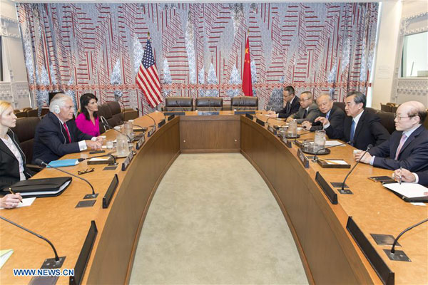 Chinese FM meets with US counterpart on bilateral ties, nuclear issue