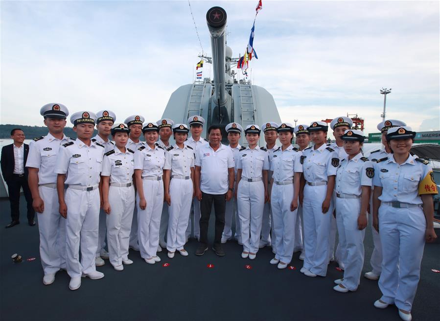 Chinese ships pay visit to Philippines