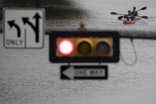 Hurricane Harvey slams Texas, more shelters open in Houston area