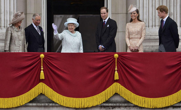 Queen wraps up jubilee festivities without Philip