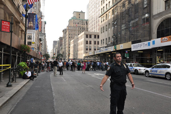 <BR>Two people killed in Empire State shooting