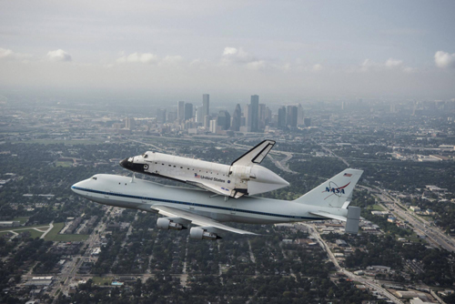 Retired space shuttle Endeavor makes stopover in Houston