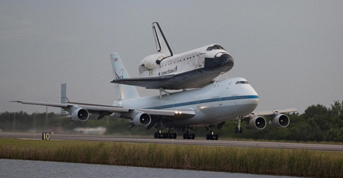 Retired space shuttle Endeavor makes stopover in Houston