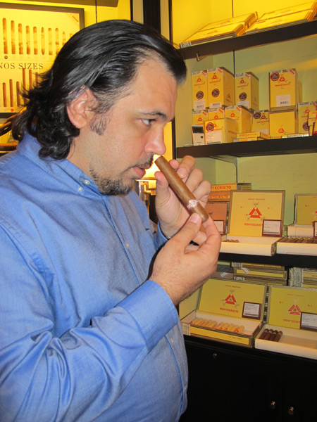 Meet Omar Sanchez, Cuban cigar exporter