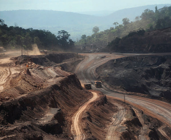 Vale's iron ore to China peaks despite slump