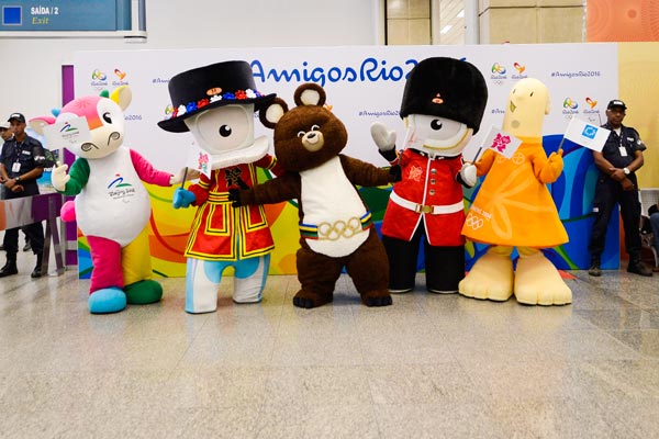 Mascots from Olympic, Paralympic games arrive in Rio