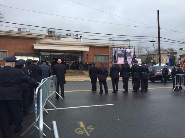 New York mourns slain police officer