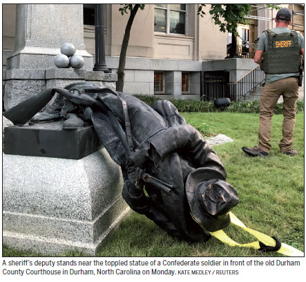 Lincoln Memorial joins fracas