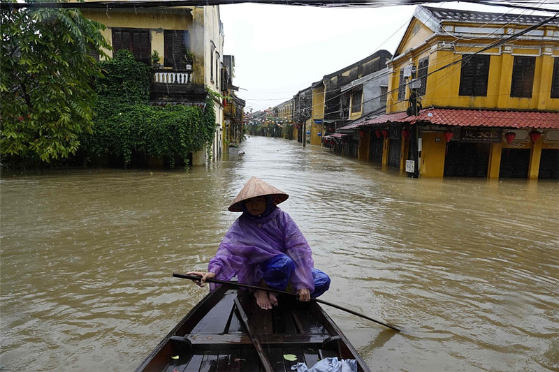 61 dead as Typhoon Damrey hits central Vietnam