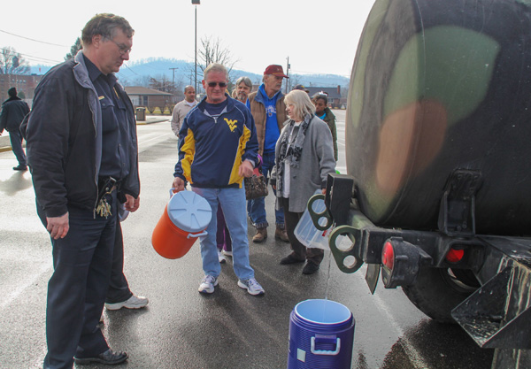West Virginia chemical spill triggers tap water ban