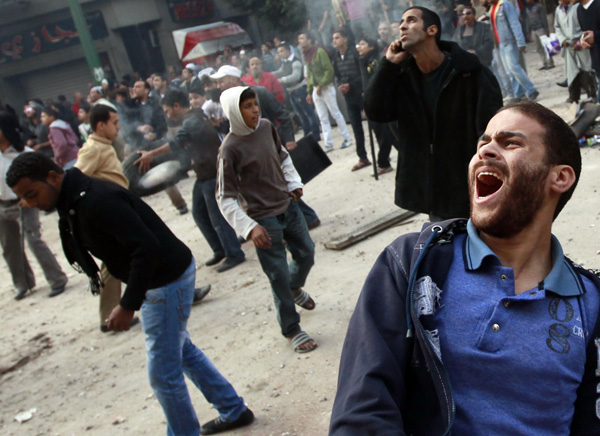 New clash erupts in Cairo