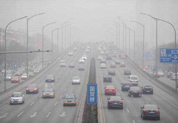 Beijing issues 1st yellow alert for heavy smog