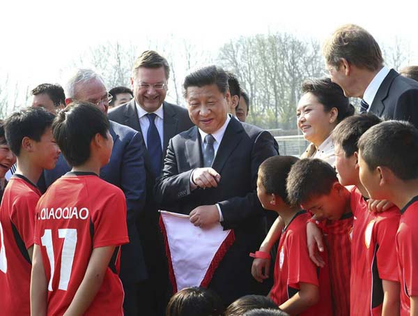Xi watches China-Germany youth football match in Berlin