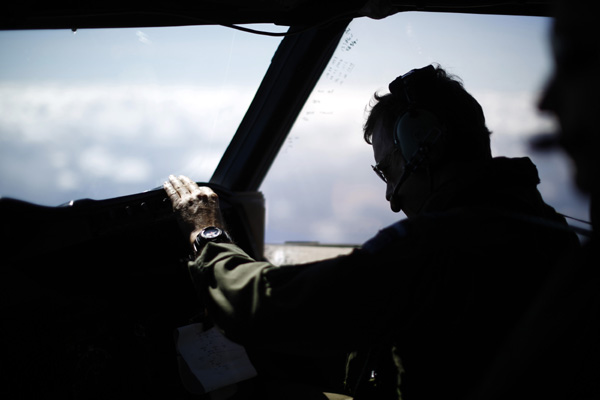 Search for missing Malaysian jet ends with no substantive findings