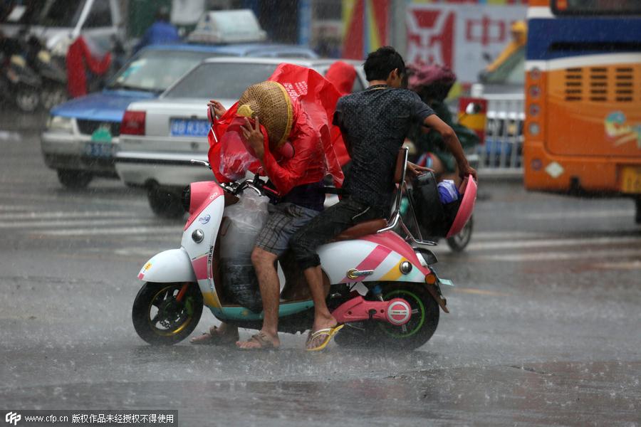 Typhoon Kujira makes landfall in S China