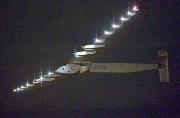 Solar-powered plane breaks solo flight record across Pacific to Hawaii