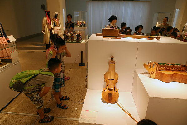 National Art Museum of China displays Polish folk art