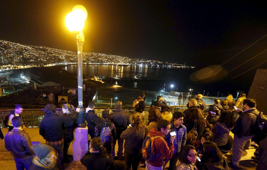 Evacuation after earthquake hits Chile coast